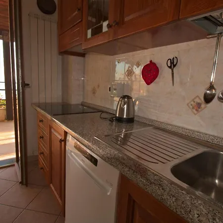 Letizia, Posteggio Privato E Terrazza Panoramica