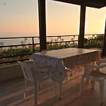 Letizia, Posteggio Privato E Terrazza Panoramica Дом отдыха *