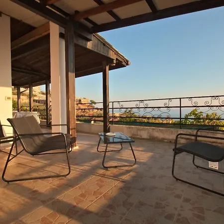 Letizia, Posteggio Privato E Terrazza Panoramica 펜션 *