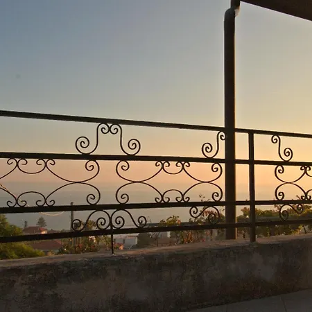 Letizia, Posteggio Privato E Terrazza Panoramica 산토스테파노알마레