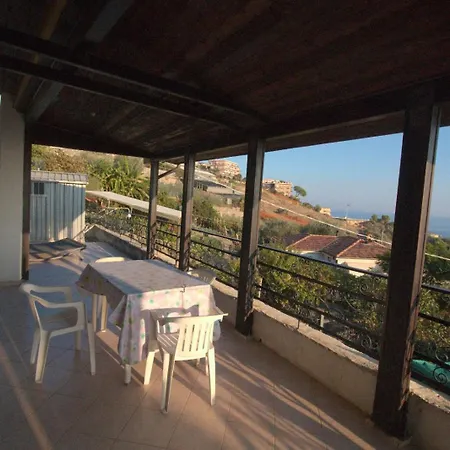 Letizia, Posteggio Privato E Terrazza Panoramica Santo Stefano al Mare
