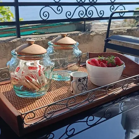 Letizia, Posteggio Privato E Terrazza Panoramica Tatil Evi