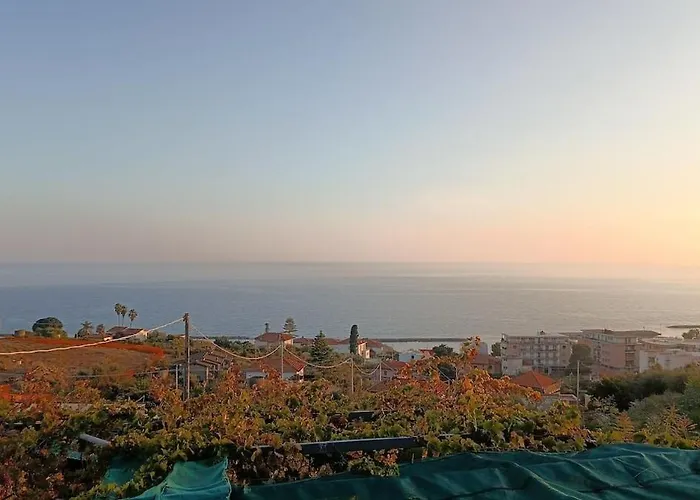 Letizia, Posteggio Privato E Terrazza Panoramica 펜션 *