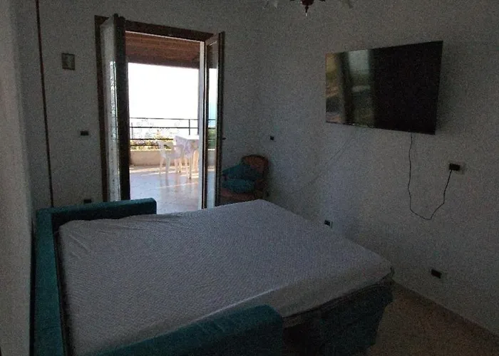 펜션 Letizia, Posteggio Privato E Terrazza Panoramica 산토스테파노알마레