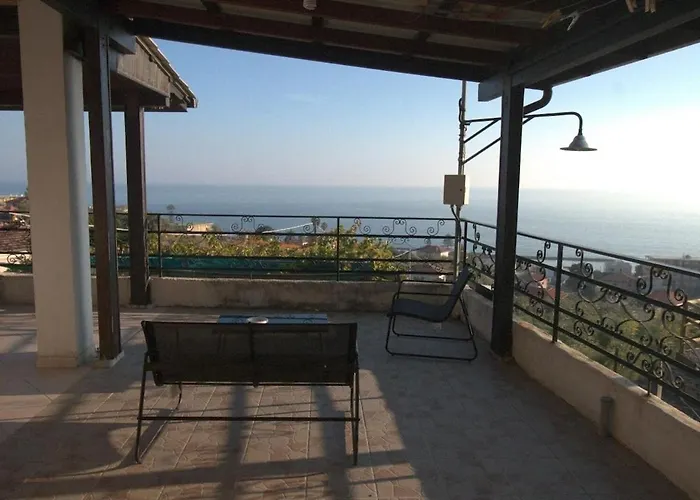 Letizia, Posteggio Privato E Terrazza Panoramica 펜션 *